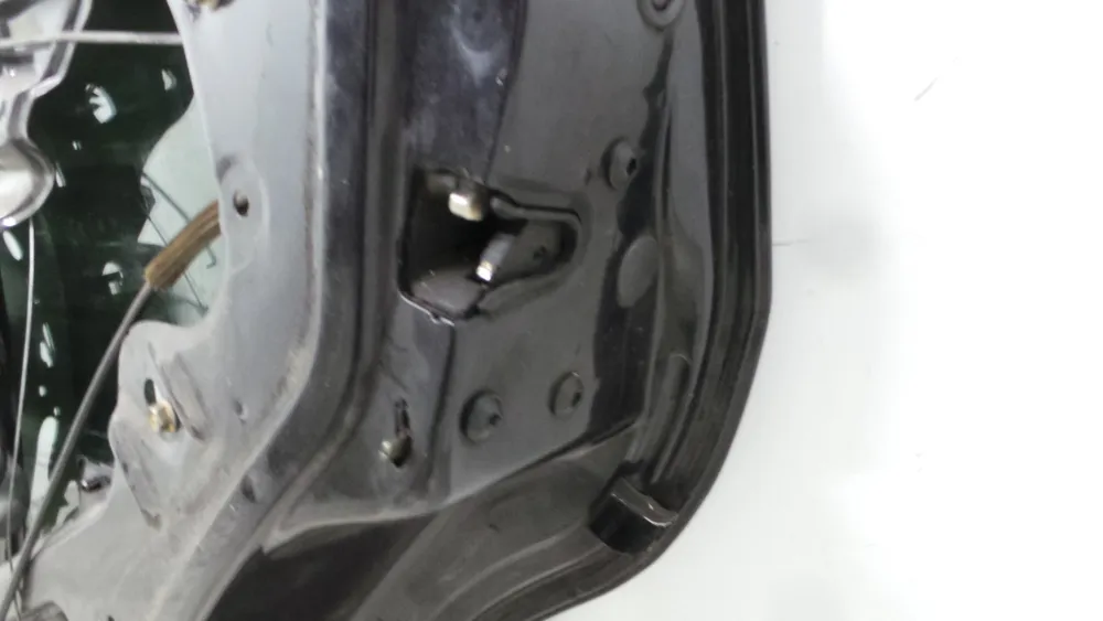 Fechadura / Fecho Porta Trás Direito