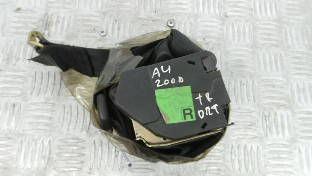 Right rear seatbelt