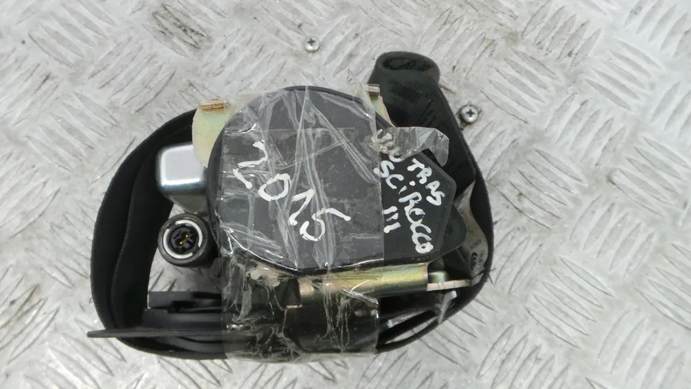 Left rear seatbelt