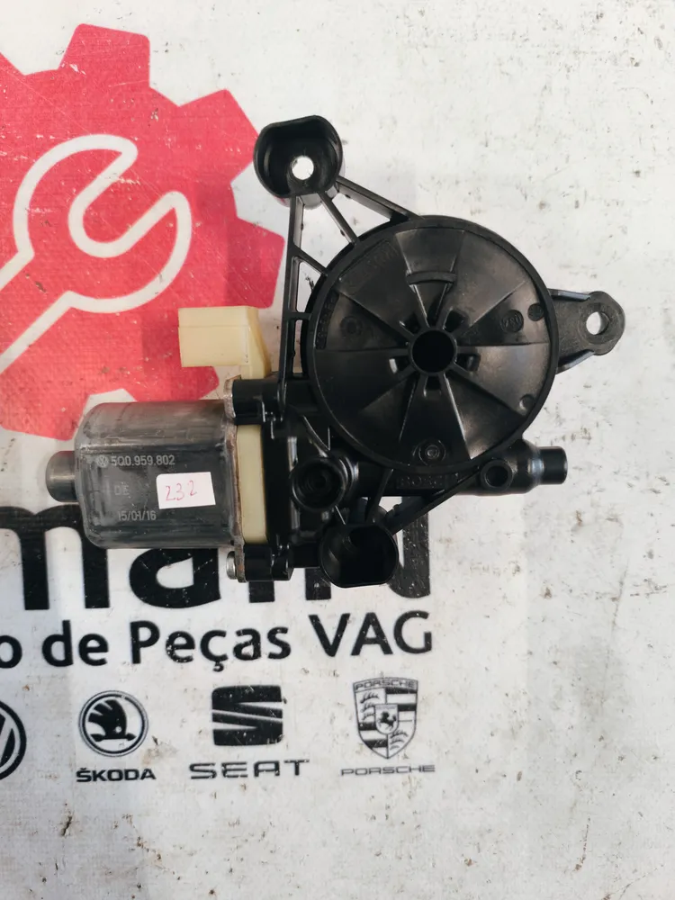 Moteur lève-vitre avant Droite