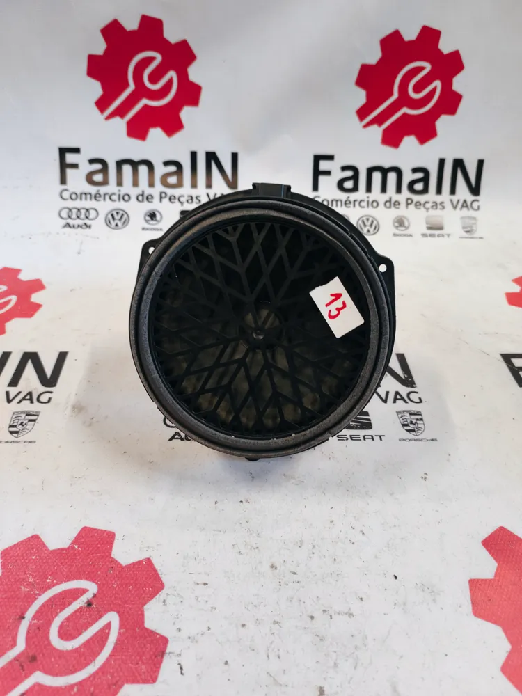 Sound system column / Speakers