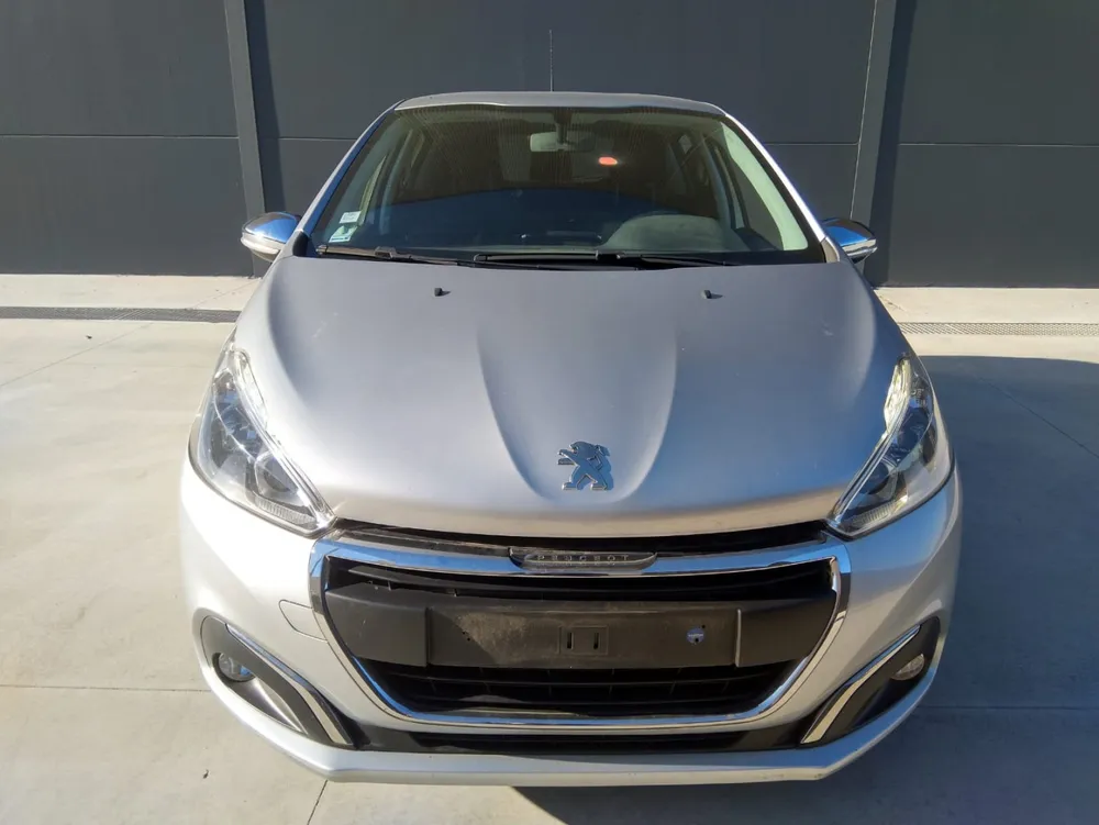 PEUGEOT 208 I