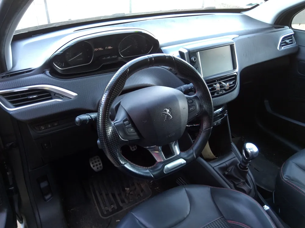 PEUGEOT 208 I 1.6 BlueHDi 120 (88 kW / 120 hp) [01.2015 - 12.2019] (2016)
