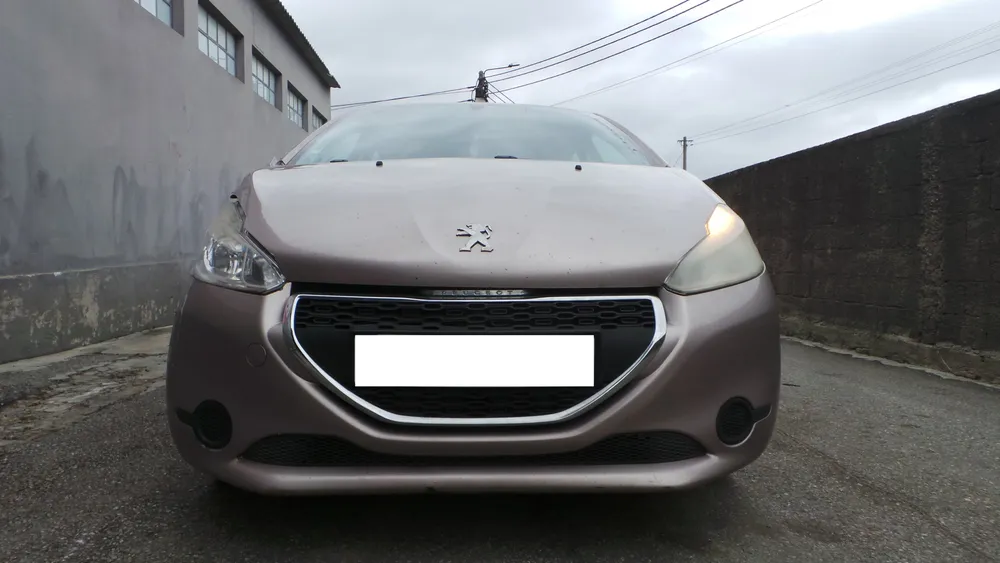 PEUGEOT 208 I