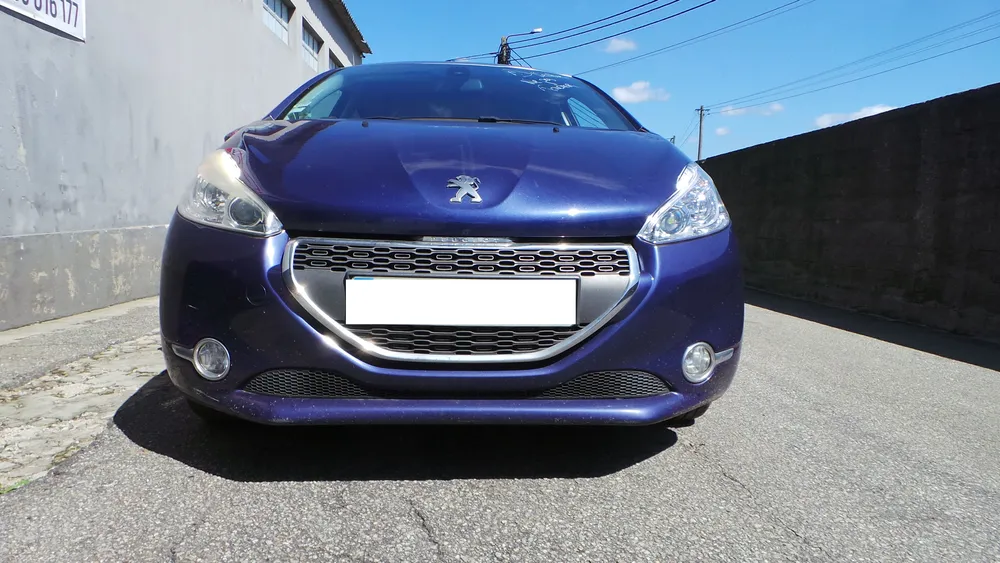 PEUGEOT 208 I