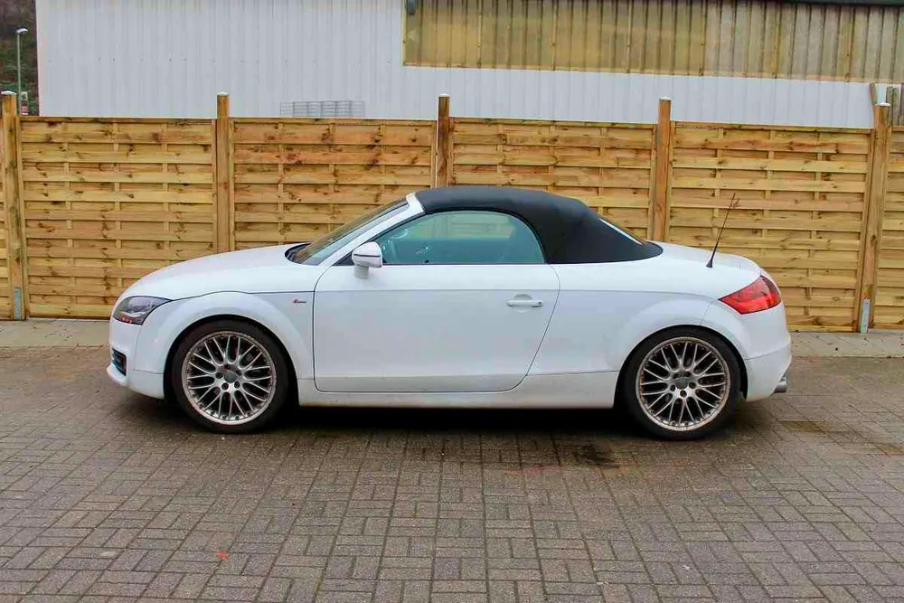 AUDI TT