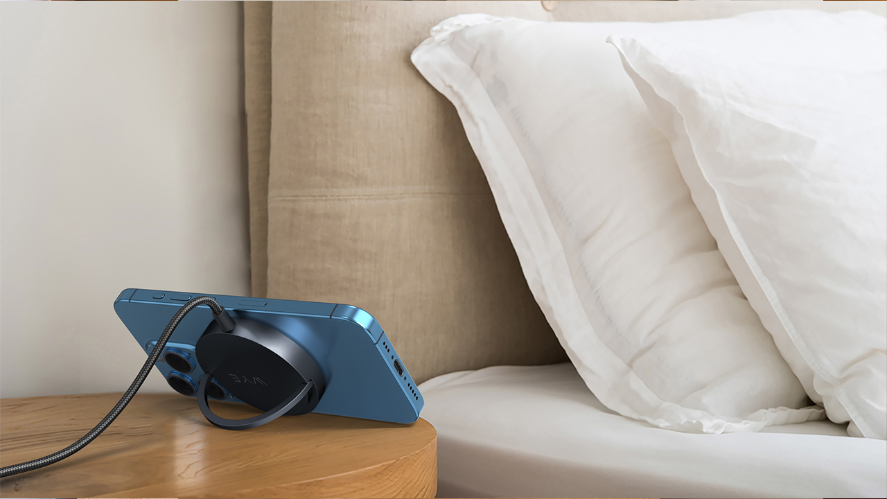 Magnetic WYE wireless charger attached to a phone