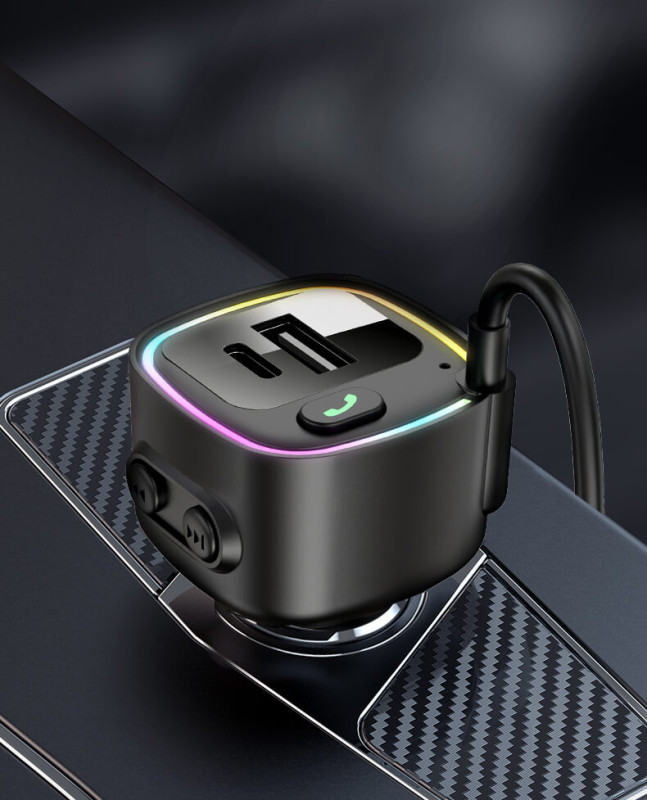 PD30W FM/In-Car Charger With Aux FM6