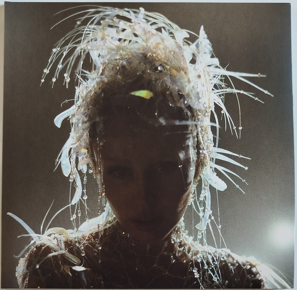 Cyrus, Miley — Something Beautiful