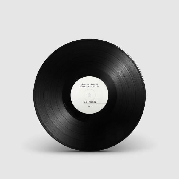 RICARDO RICHAID — Travesseiro Feliz